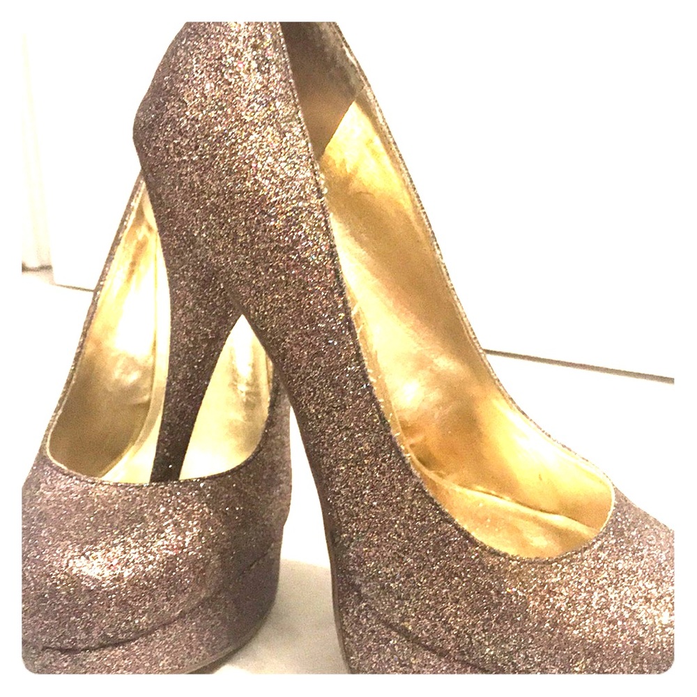 Bakers multicolor glitter pumps